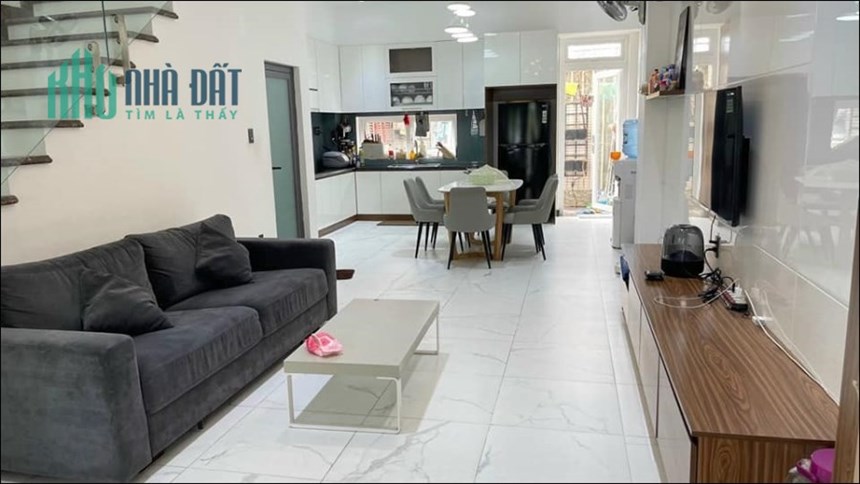 NHÀ CÓ NGƯỜI CHẾT! Bán Nhà #VĂN_CAO 5.9 Tỷ. Ô Tô Tránh 5m. 45m2 5 Ngủ. Ban Công