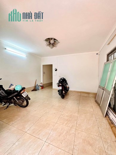 CHÍNH CHỦ CẦN BÁN GẤP NHÀ TRẦN QUANG DIỆU QUẬN 3 -  3 TẦNG BTCT - NGANG 5M - GẦN 70M2 CHỈ NHỈNH