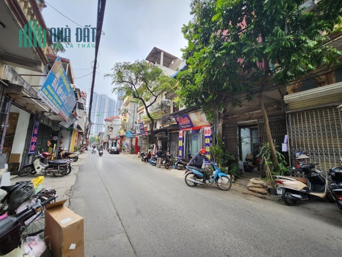 Bán nhà Xuân Thủy,ô tô kinh doanh,32m2x4T,2 thoáng,ngõ thông, giá 6.4 tỷ