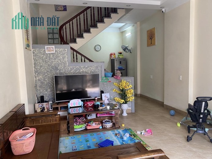 Bán Nhà 3 tầng xã Nam Hồng đường thông ô tô tránh