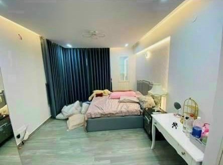 Cần cho thuê nhà Hẻm 80 Nguyễn Trãi,DT Đất 100m2, 1 trệt 3 lầu, 6PN