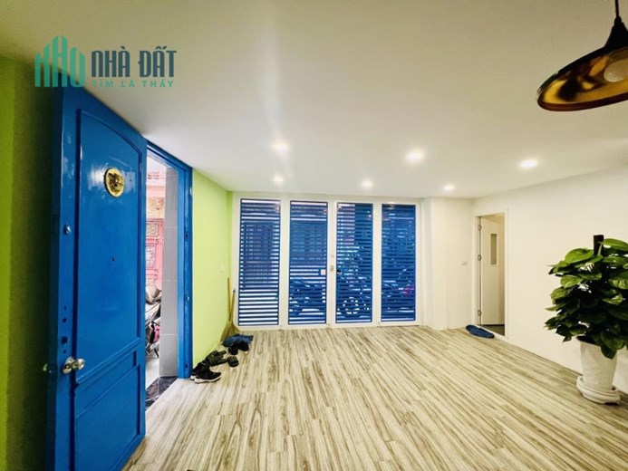 168 Hào Nam 40m2 4T 4,9 tỷ Gara Ôtô 7 chỗ Lô Góc 3 Thoáng KDVP
