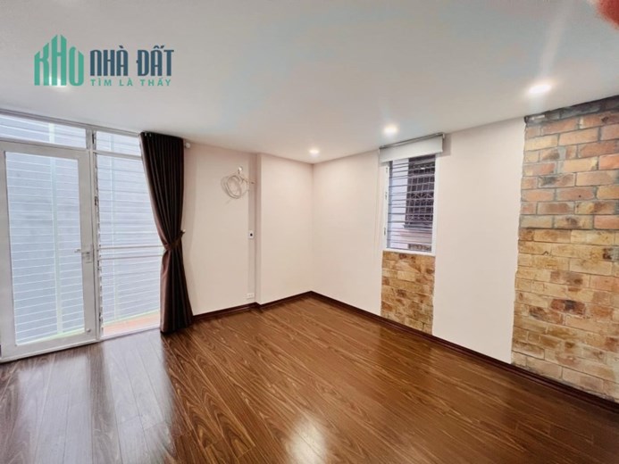 168 Hào Nam 40m2 4T 4,9 tỷ Gara Ôtô 7 chỗ Lô Góc 3 Thoáng KDVP