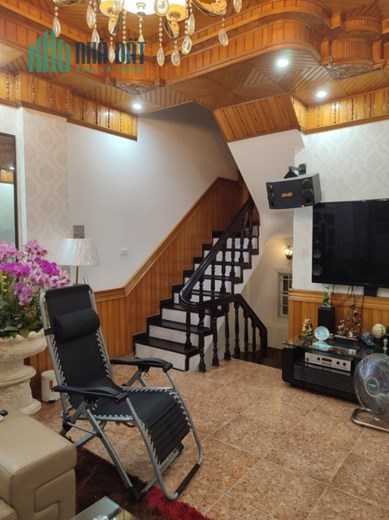 BÁN NHÀ TRẦN QUÝ CÁP 30M2 X 6 TẦNG, 2 THOÁNG VĨNH VIỄN, OTO TRÁNH, GẦN PHỐ, LH 0966037496