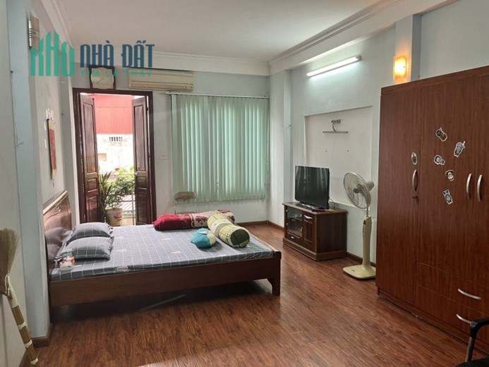 NGỌC TRINH NHÀ TRẦN QUÝ CÁP 40M2 X 5 TẦNG, NÓI KHÔNG VỚI xây dựng, GẦN PHỐ, OTO ĐỖ, NHỈNH 5 TỶ, LH