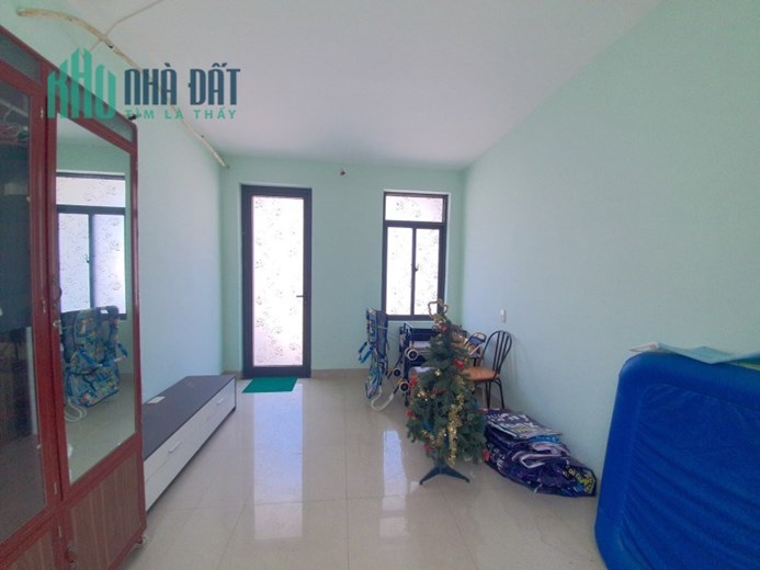 Nhà Thi Sách Ô tô đậu, công viên, Mới xây 1 năm, đẹp, nhỉnh 3.x tỷ