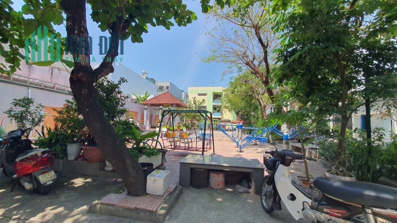 Nhà Thi Sách Ô tô đậu, công viên, Mới xây 1 năm, đẹp, nhỉnh 3.x tỷ