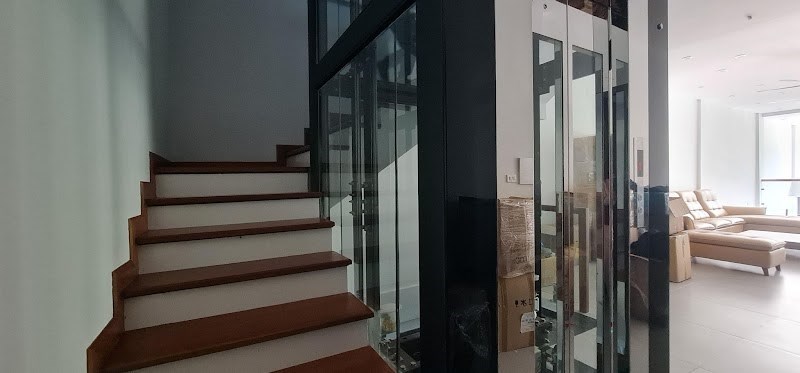 SIÊU PHẨM MẶT PHỐ NGUYỄN VĂN CỪ, 6 TẦNG THANG MÁY, VỈA HÈ THÊNH THANG, KINH DOANH SIÊU SẦM UẤT