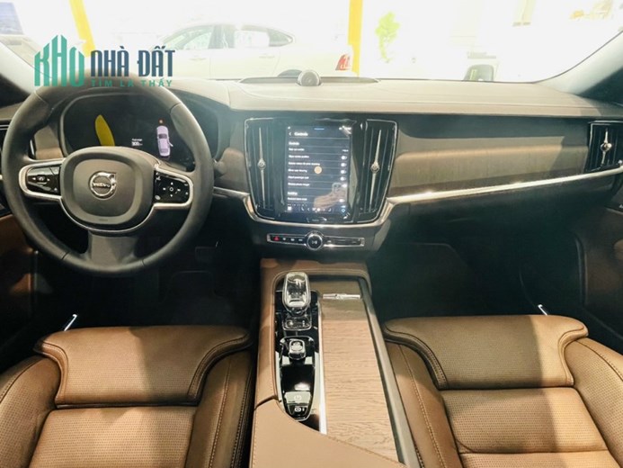 Chính Chủ gửi tin bán xe Volvo S90 Nguyễn Văn Linh, P. Bình Thuận,Q.7, TPHCM