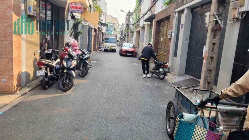 B.án nhà HXH tránh Bàu Cát Phường 12 Tân Bình, 4m x 23m, Giá rẻ.