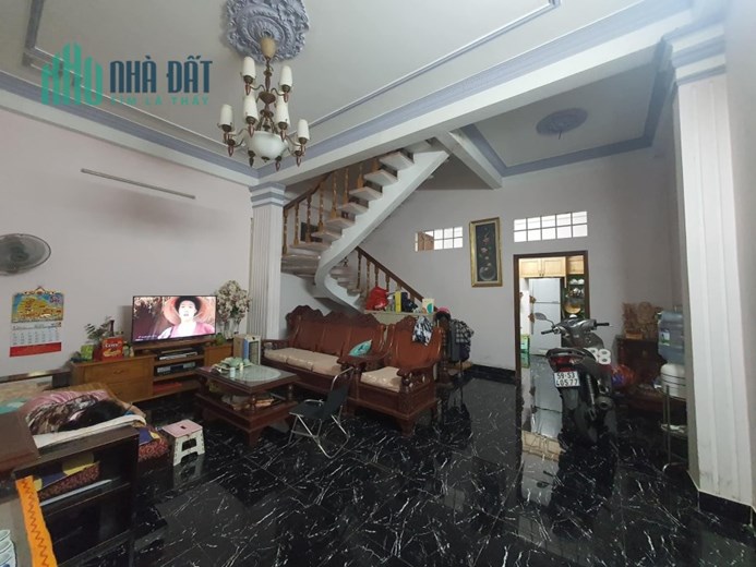 Bán nhà Hẻm xe hơi 8m Nguyễn Hữu Cảnh, cạnh Landmart 81, DT: 5.7x20m, 3 Tầng, 20.5 tỷ