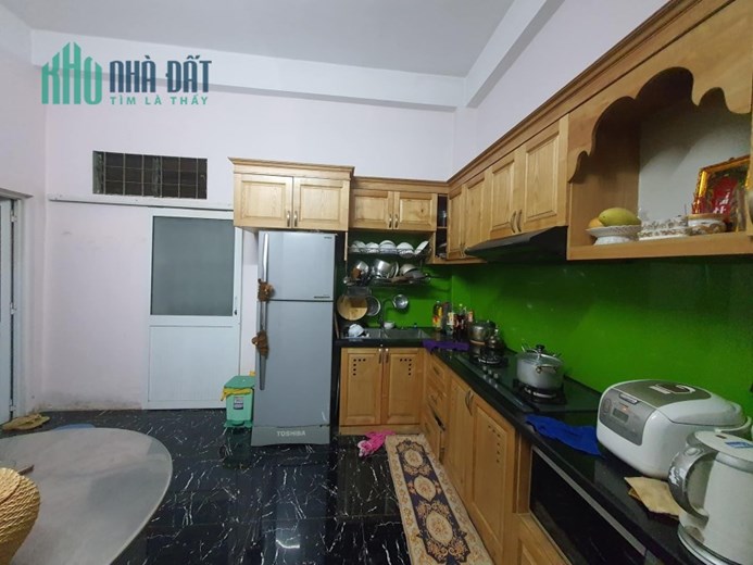 Bán nhà Hẻm xe hơi 8m Nguyễn Hữu Cảnh, cạnh Landmart 81, DT: 5.7x20m, 3 Tầng, 20.5 tỷ