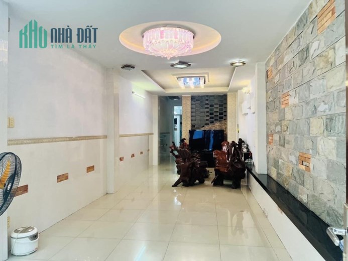Bán Toà nhà Mặt tiền Nguyễn Thanh Tuyền - Lê Văn Sỹ, 70m2 (3.6x20m). 6 Tầng, giá 13.8 tỷ