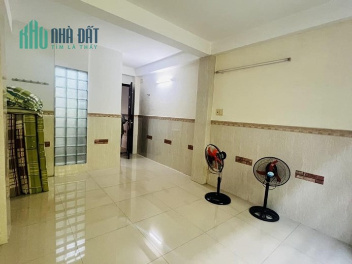 Bán Toà nhà Mặt tiền Nguyễn Thanh Tuyền - Lê Văn Sỹ, 70m2 (3.6x20m). 6 Tầng, giá 13.8 tỷ