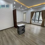 Cần bán gấp nhà 5 tầng 3 ngủ, 36m2 xây mới đẹp đường Cầu Giấy giá 4 tỷ hơn