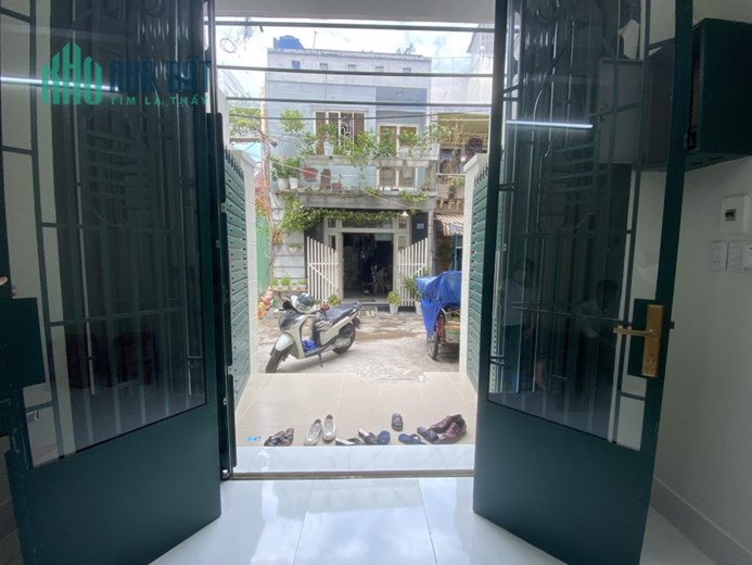 CÁCH MẶT TIỀN 2 CĂN NHÀ- DỌN VÀO Ở NGAY- XEM LÀ CHỐT