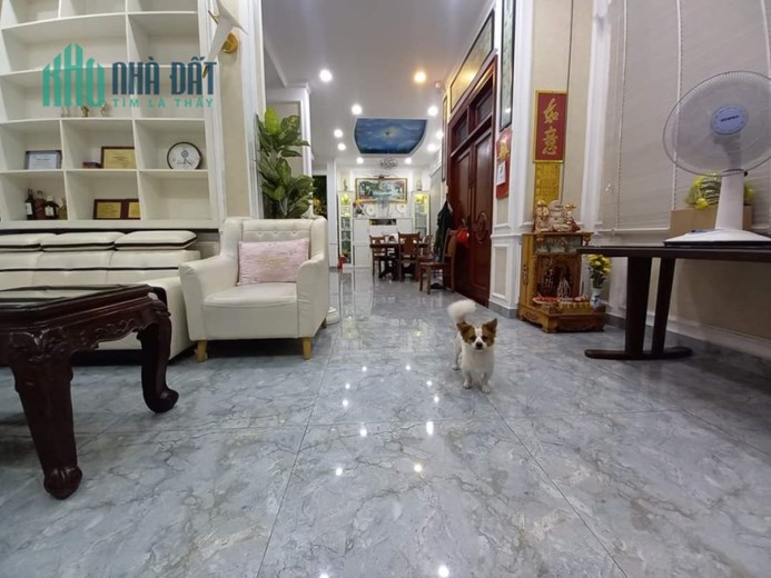 Nhà mới, hẻm xe ô tô, 4 tầng, có ban công, sân thượng