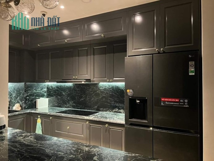 Bán tòa nhà Văn phòng phố Ngô Gia Tự, Cạnh chợ Việt Hưng. DT120m, MT11m, 7 tầng.