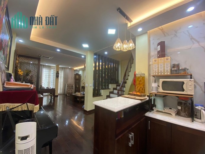 LÊ TRỌNG TẤN 60 M2  OTO tránh Ngõ thông tứ tung- MT 5M -11 tỷ.