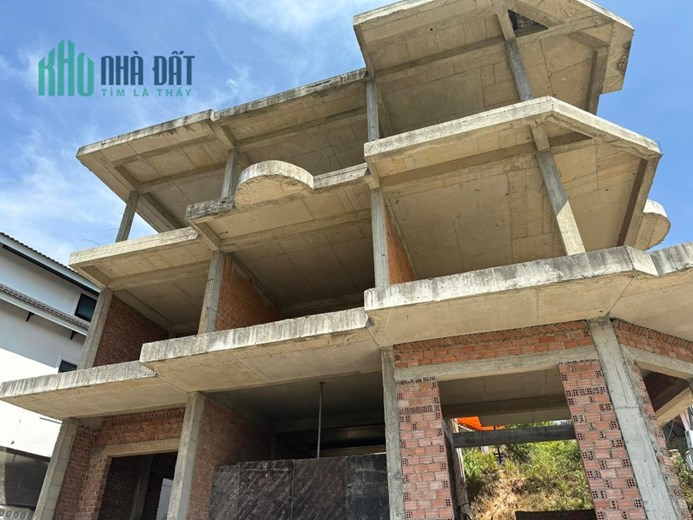 Bán Nhà Phần Thô Hoàng Hoa Thám P10 Đà Lạt
