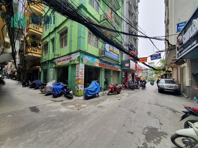 SIÊU PHẨM ĐỐNG ĐA - MỚI ĐẸP - GARA - KINH DOANH - PHÂN LÔ - Ô TÔ TRÁNH. DT 50m, MT5.2m giá 11.5 tỷ.