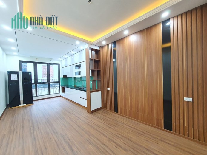 Bán nhà Đội Cấn, Ba Đình 44m2 6T. MT5m. Giá: 8.6 tỷ. MẶT NGÕ THÔNG, KINH DOANH. THANG MÁY.