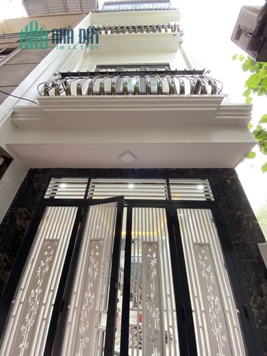 NHÀ ĐƯỜNG NGUYỄN TRÃI - GẦN ROYAL CITY, DÂN XÂY 46M x 6 TẦNG , CHỈ HƠN 4 TỶ, ĐẸP LONG LANH, VỀ Ở