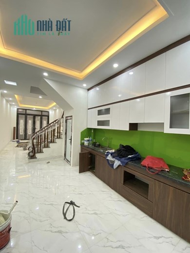 NHÀ ĐƯỜNG NGUYỄN TRÃI - GẦN ROYAL CITY, DÂN XÂY 46M x 6 TẦNG , CHỈ HƠN 4 TỶ, ĐẸP LONG LANH, VỀ Ở