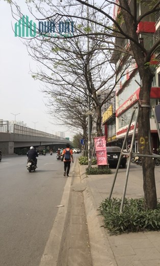Bán nhà mặt phố Phạm Văn Đồng, 6 tầng lô góc, mặt tiền 10m kinh doanh, 22 tỷ