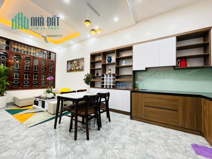 Bán nhà phố Trung Kính,Yên Hòa,Cầu Giấy 55 m2 x 4,5 t mặt tiền 11 m lô góc giá 6,54 tỷ