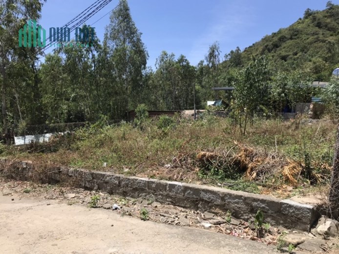 Do cần tiền nên chủ đất cần bán gấp lô đất 200m2 tại TP. Nha Trang với giá 860tr
