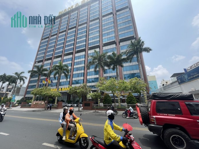 Chính chủ cho thuê 96 CMT8. Đối diện ngân hàng Q.3