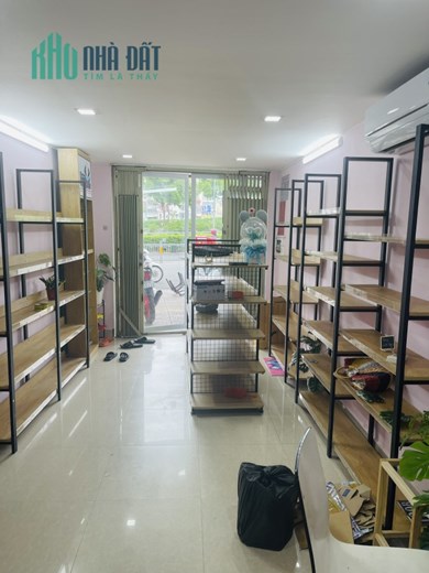 Nhanh tay thuê nhà MT sáng đẹp 1T 1L Bến Vân Đồn Q4 giá chỉ 21T.
