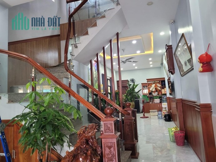 NHÀ ĐẸP LUNG LINH KHU BÀU CÁT TÂN BÌNH ( 63M2) GẦN  CÔNG VIÊN