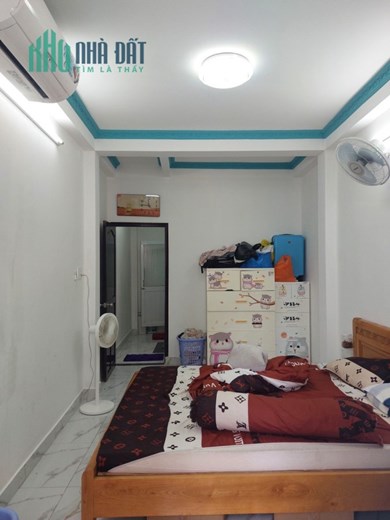 Gấp bán nhà Nguyễn Tri Phương Hẻm 1 sẹc thẳng trục, 4tầng BTCT, nở hậu, hiệu suất KD cao, 5tỷ4.
