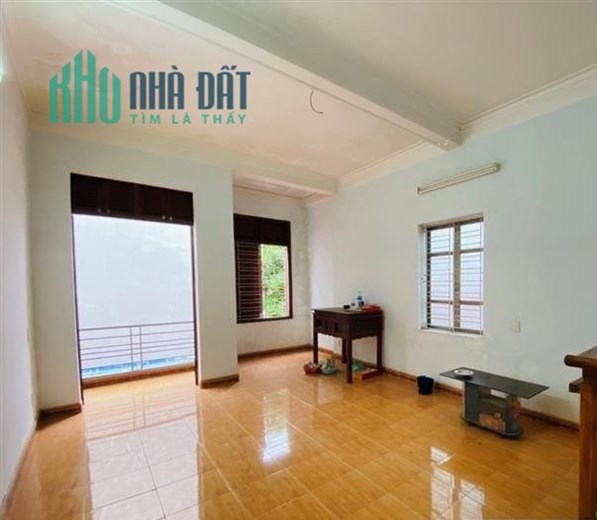 Bán nhà ngõ 75 Đường Trung Hành 108m, nhà 2 tầng ngõ cực nông, GIÁ 2.65 tỉ sân cổng riêng