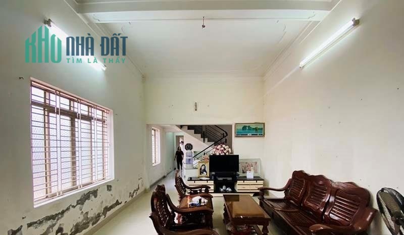 Bán nhà ngõ 75 Đường Trung Hành 108m, nhà 2 tầng ngõ cực nông, GIÁ 2.65 tỉ sân cổng riêng