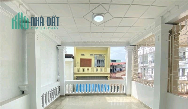 Bán nhà ngõ 46 Nam Pháp - Lạch Tray, 59m x 3 tầng, GIÁ 3.4 tỉ sân cổng riêng