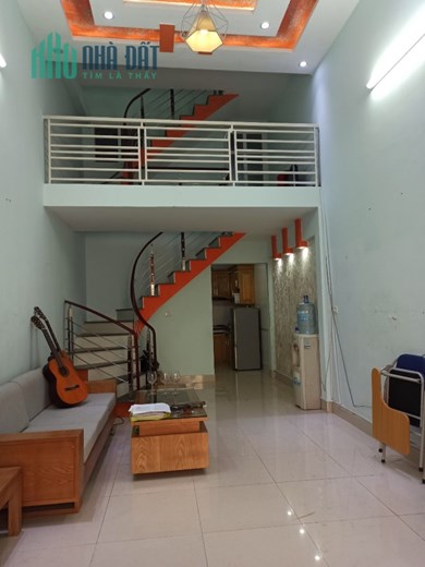 Bán nhà phố Nguyễn Công Trứ, 47m x 2.5 tầng có sân cổng riêng cực đẹp GIÁ 2 tỉ