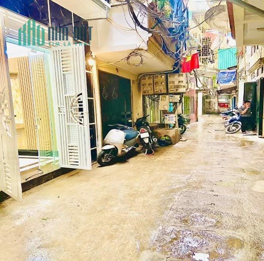 SIÊU PHẨM NHÀ 5 TẦNG GẦN TRƯỜNG ĐẠI HỌC BÁCH KHOA GẦN NGÃ TƯ TẠ QUANG BỬU PHỐ BẠCH MAI QUẬN HAI BÀ