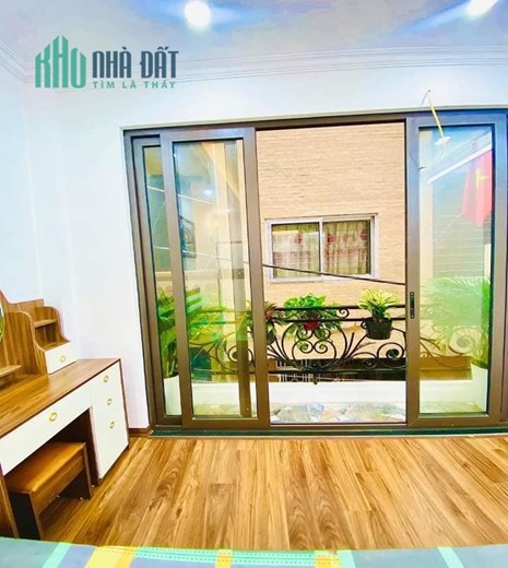 SIÊU PHẨM NHÀ 5 TẦNG GẦN TRƯỜNG ĐẠI HỌC BÁCH KHOA GẦN NGÃ TƯ TẠ QUANG BỬU PHỐ BẠCH MAI QUẬN HAI BÀ