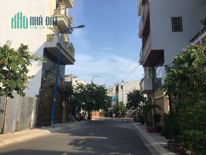 NHÀ ĐẸP THOÁNG SÁNG LUNG LINH ĐƯỜNG TÂN SƠN NHÌ 64M2 -  3 TẦNG