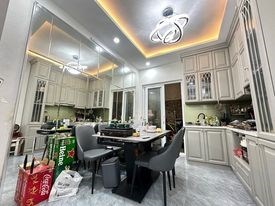 BÁN NHÀ TÔN ĐỨC THẮNG, GẦN PHỐ, TẶNG NỘI THẤT, 50M2 4T, GIÁ 5.4 TỶ