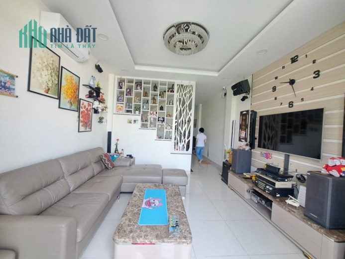 Bán nhà mặt tiền đường Phú Định Phường 11 Quận 5 chỉ 15 tỷ 56m2 5 tầng BTCT