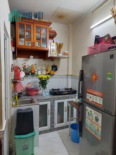 Chính chủ bán nhà nhỏ xinh đường chiến lược, 2 tầng, hẻm ba gác, 24m2 chỉ 2.65 tỷ