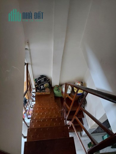 Chính chủ bán nhà nhỏ xinh đường chiến lược, 2 tầng, hẻm ba gác, 24m2 chỉ 2.65 tỷ