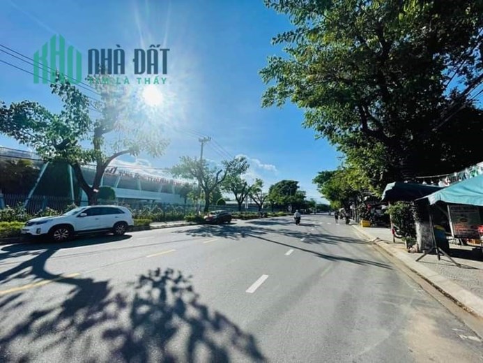 Bán nhà 3T đất hơn 300m2 lở hậu Mặt tiền đường Cách mạng tháng 8, Khuê Trung Cẩm lệ
