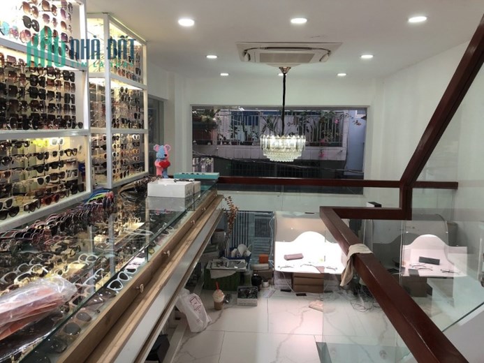 Bán nhà 4 tầng BTCT HXH đường Cao Đạt Phường 1 Quận 5 chỉ 6x tỷ giá rẻ