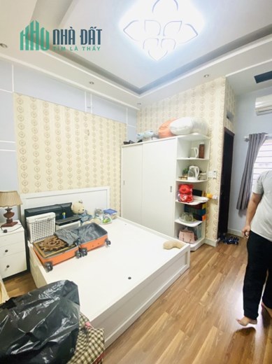Nhà Lê Văn Quới, B.Tân. HXH. 4x13x4T. Nhà Đẹp và K.D Tốt, Chỉ 4 Tỷ 200