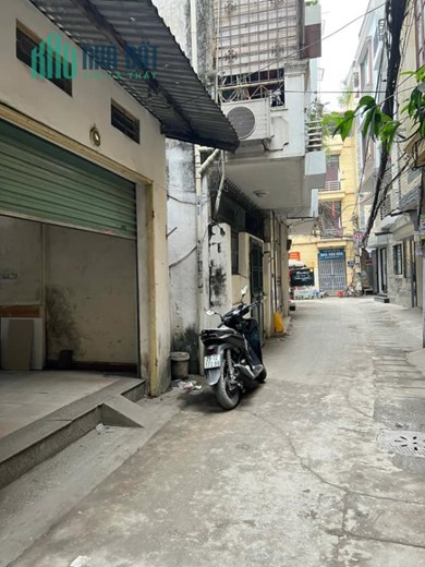 BÁN NHÀ NGÕ ĐƯỜNG ĐÊ TRẦN KHÁT TRÂN QUẬN HAI BÀ TRƯNG. NGÕ Ô TÔ TRÁNH .GIÁ NHỈNH 100TR/M2
